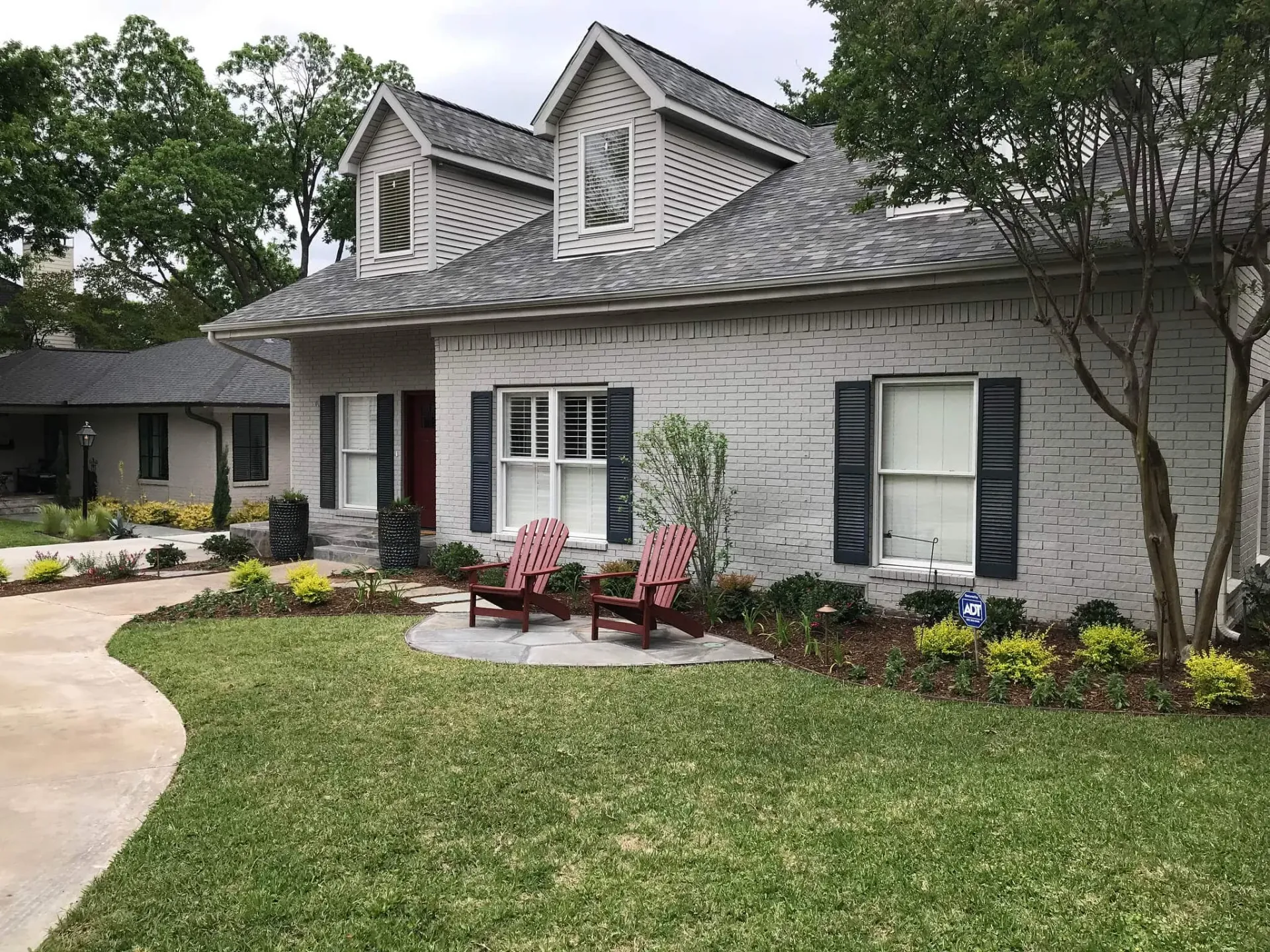 Front Yard Makeover & Mini Patio