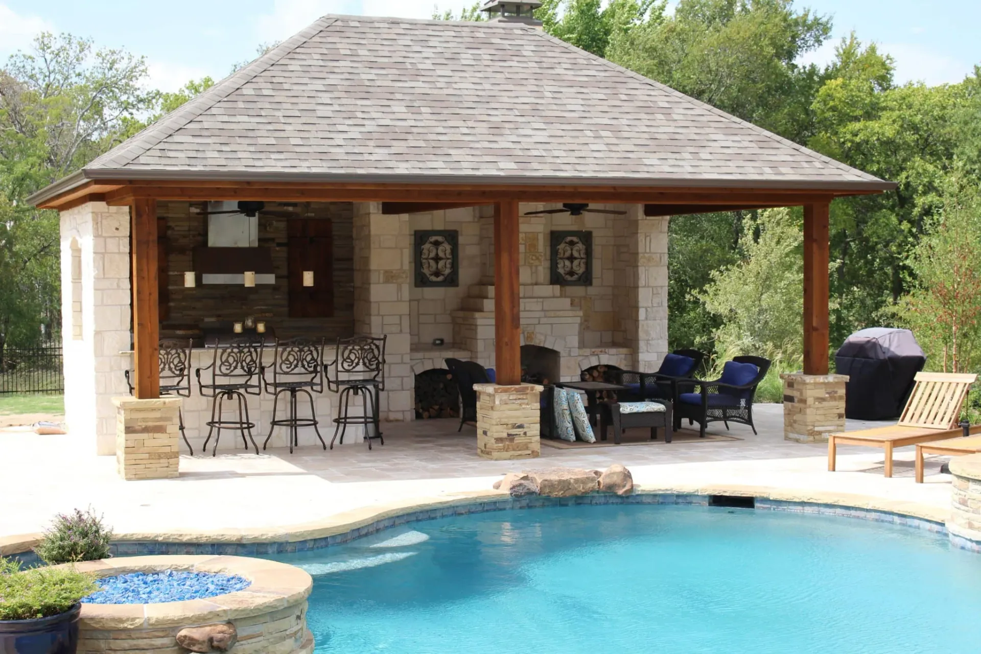 Cabana & Landscape — image 3