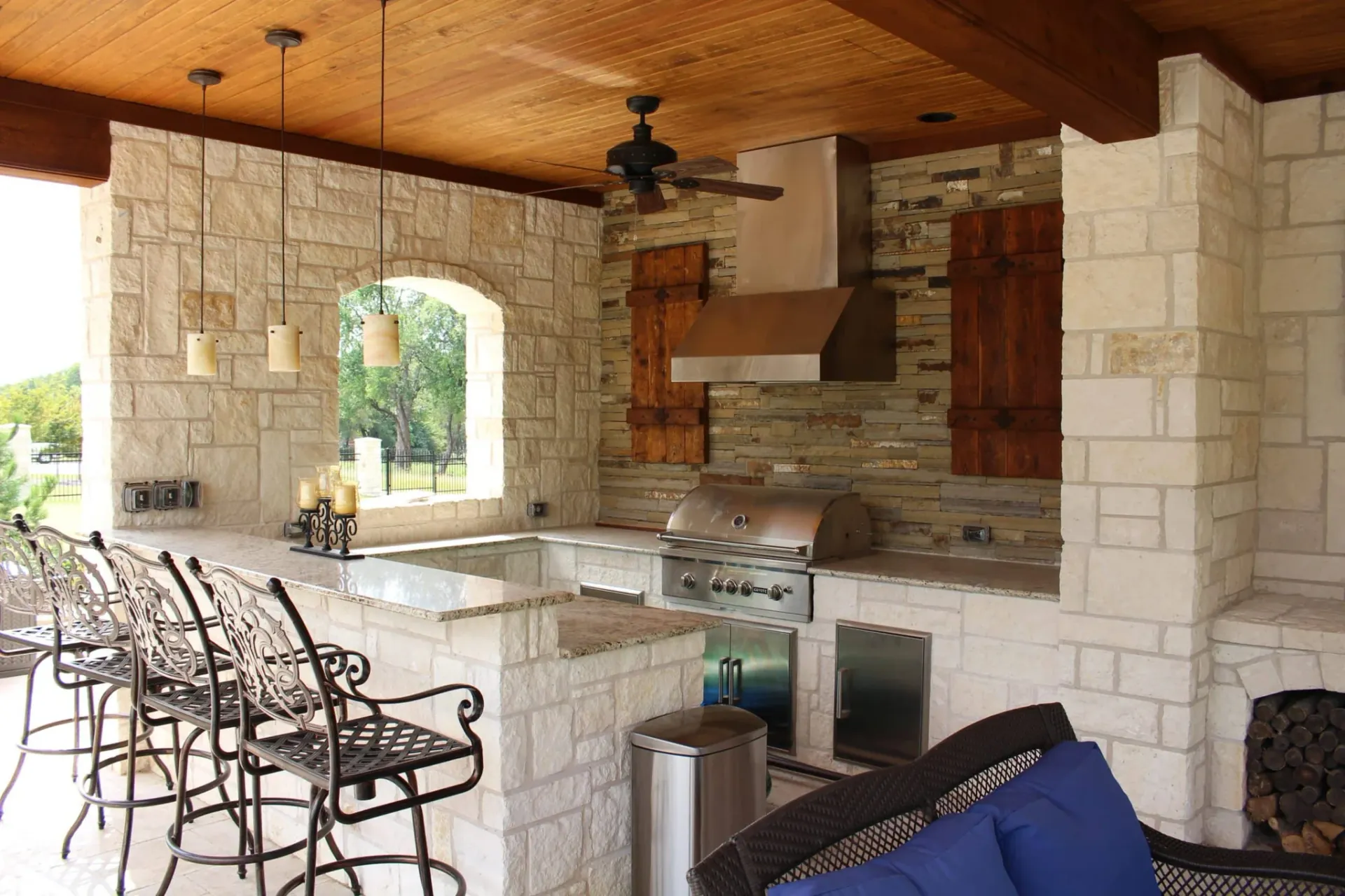 Cabana & Landscape — image 9