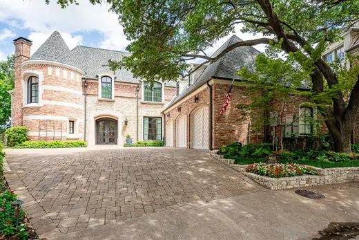 Landscaping in Highland Park, TX