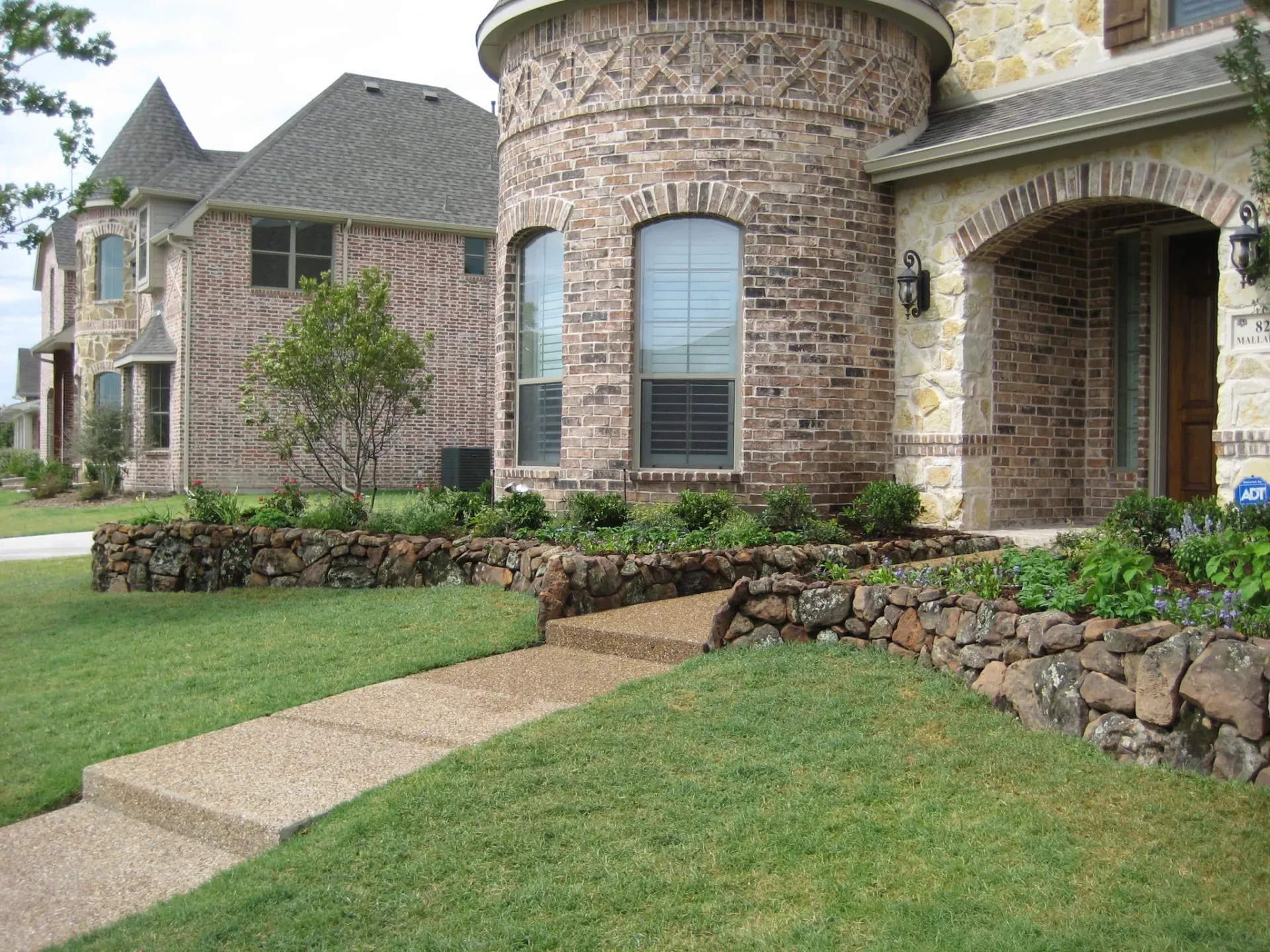 Front & Backyard Landscape — image 4