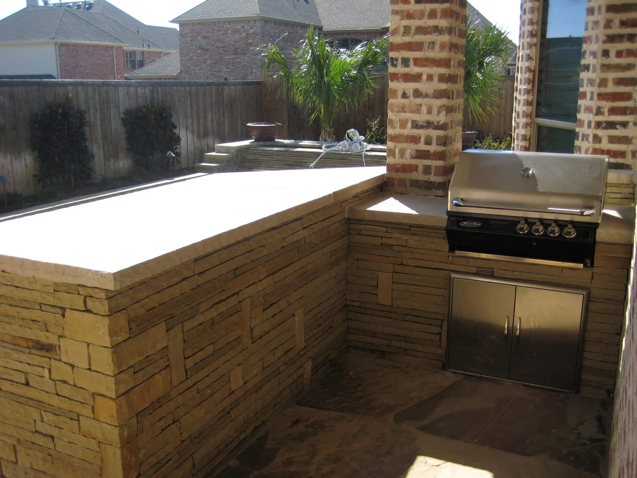 Pool Stonework & Outdoor Kitchen — image 3