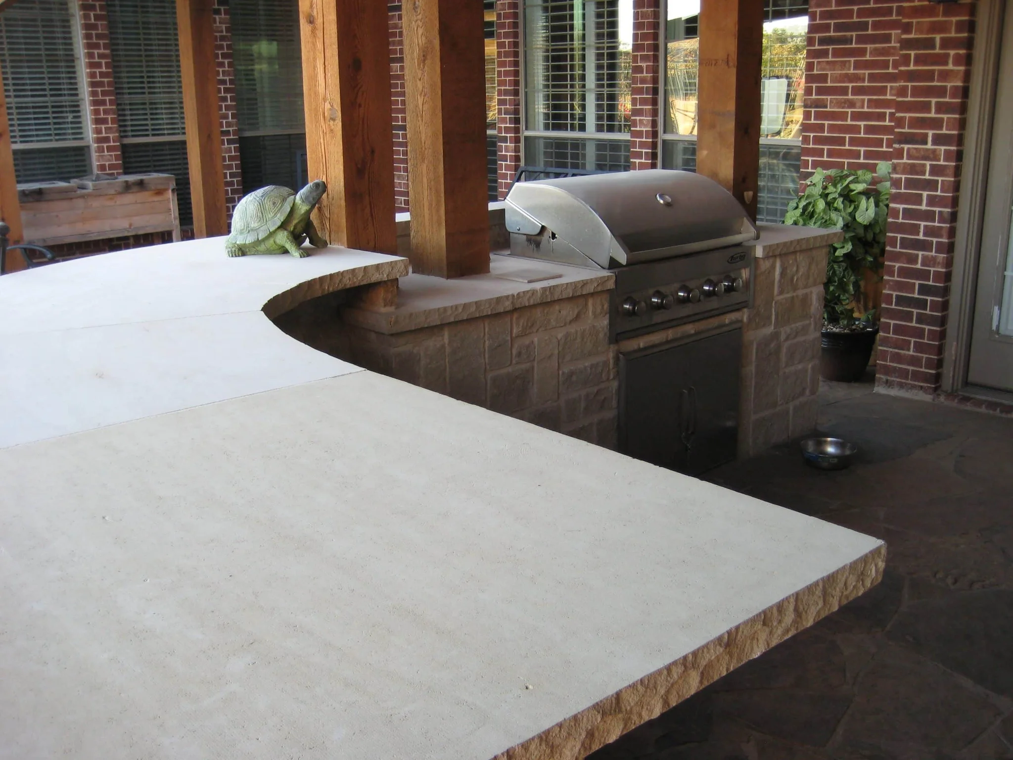 Outdoor Kitchen & Pergola — image 7