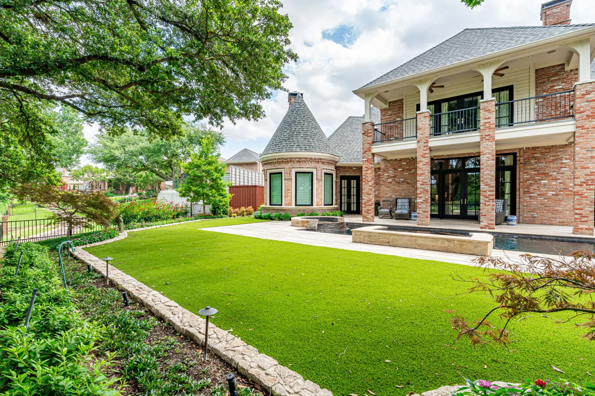 Lakewood, TX Landscape Design and Installation: How to Transform Your Outdoor Space