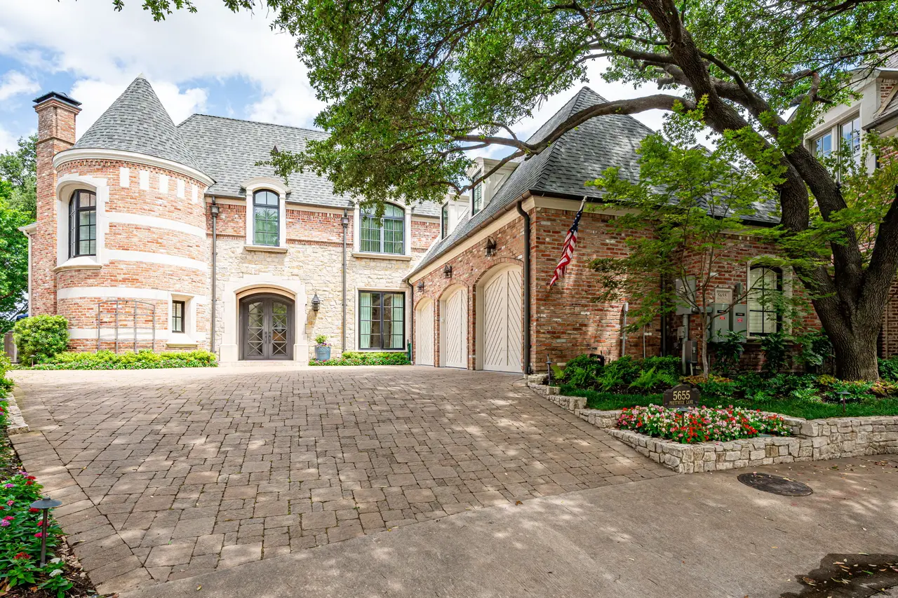 Landscaping services in Highland Park, TX