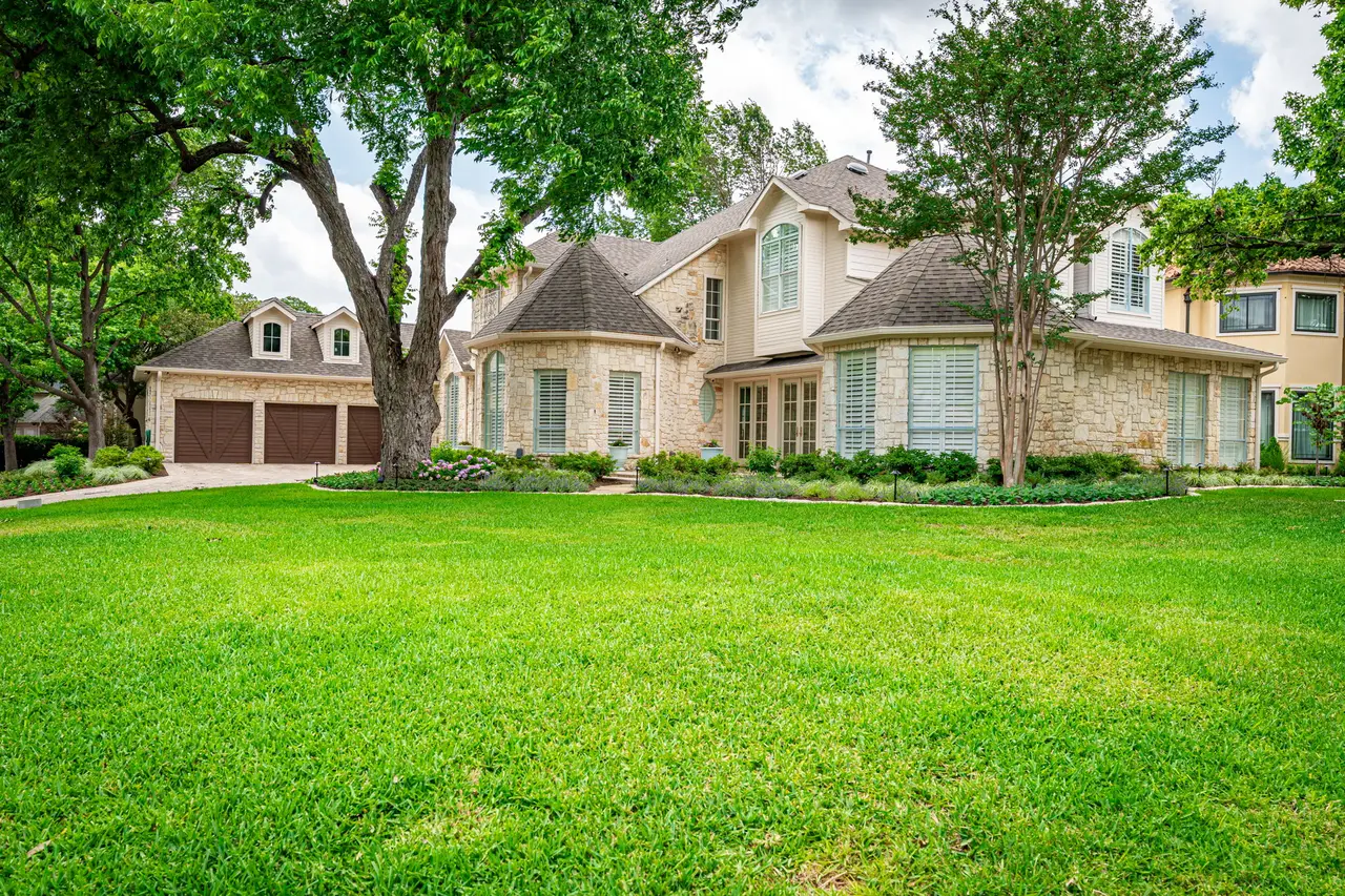 Landscaping services in McKinney, TX