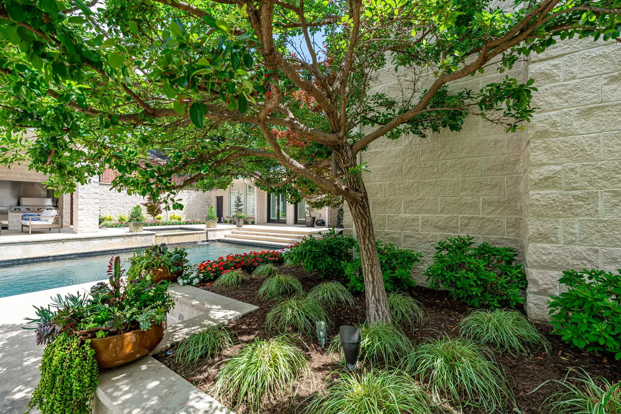 Landscaping services in Preston Hollow, TX