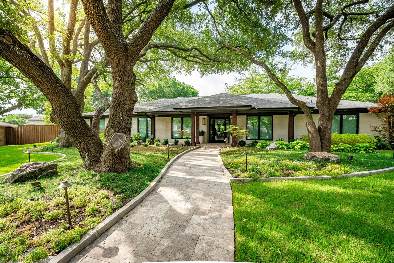 Landscaping services in Richardson, TX